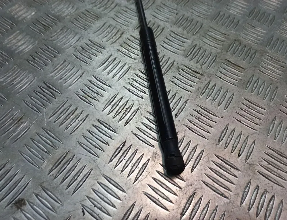 AUDI A6 C6/4F (2004-2011) Forreste højre motorhjelm 4G8823359A 33421508