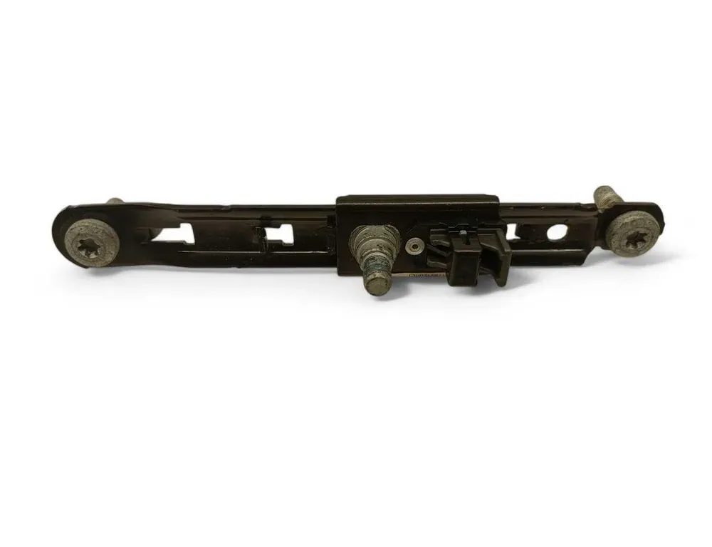 MASERATI Levante 1 generation (2016-2024) Forreste venstre sikkerhedssele højdejusterer 68102536AB 33450488