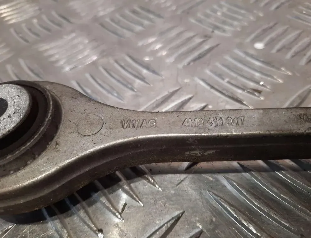 AUDI A8 D2/4D (1994-2002) Forreste højre stabilisatorled 4M0411317 33483256