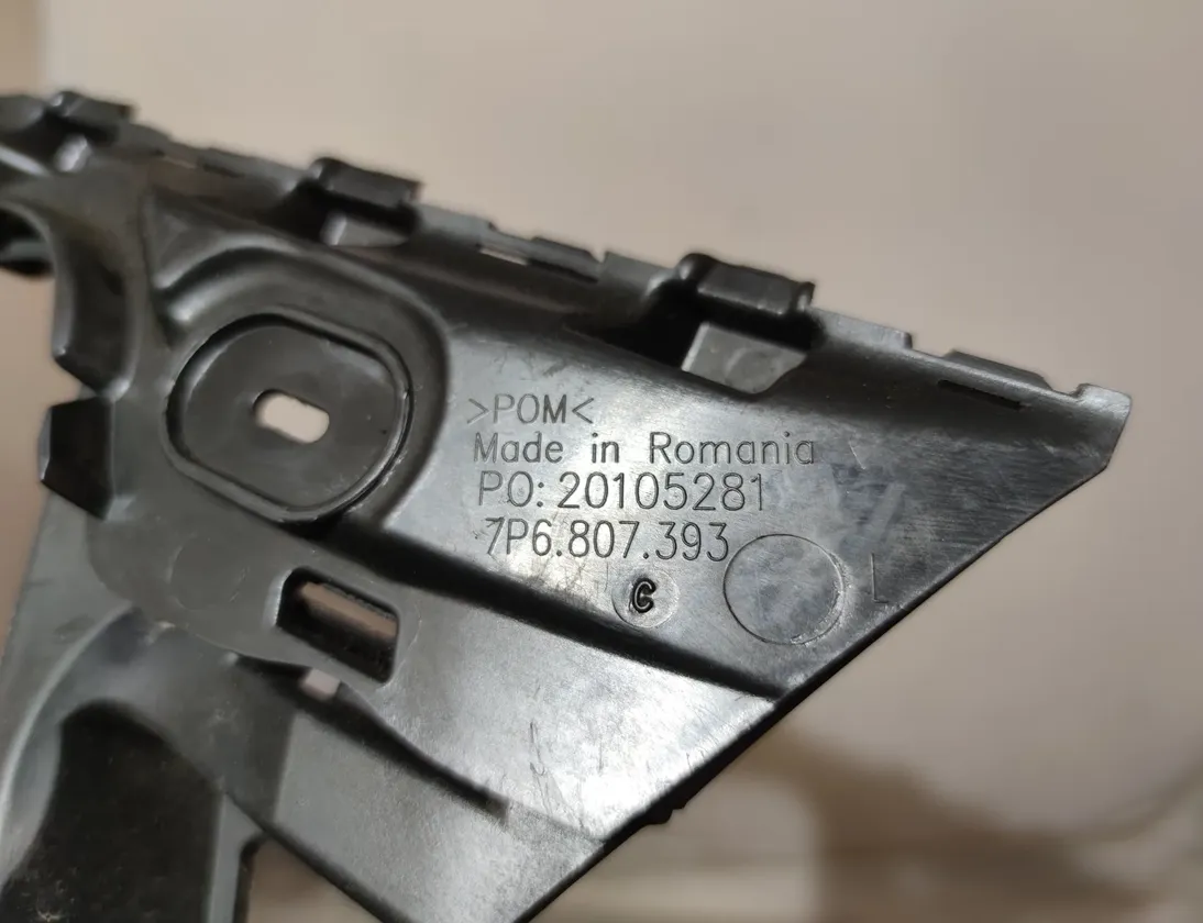 VOLKSWAGEN Touareg 2 generation (2010-2018) Bageste venstre kofangerbeslag 7P6807393 23892488