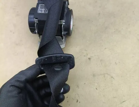 BMW 1 Series E81/E82/E87/E88 (2004-2013) Bagerste venstre sikkerhedssele 607051100D 33112768