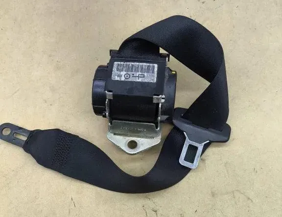 BMW 1 Series E81/E82/E87/E88 (2004-2013) Bagerste venstre sikkerhedssele 607051100D 33112768