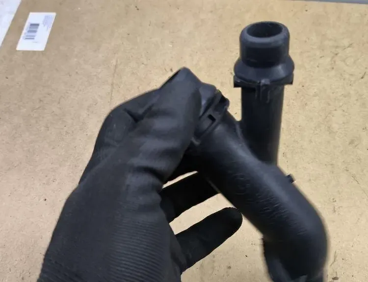 BMW 3 Series E90/E91/E92/E93 (2004-2013) Kølerslangerør 7560130 33128175