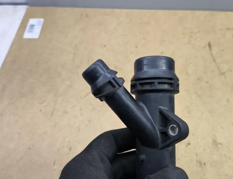 BMW 3 Series E90/E91/E92/E93 (2004-2013) Kølerslangerør 7560130 33128175