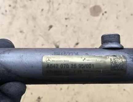 MERCEDES-BENZ E-Class W211/S211 (2002-2009) Brændstofskinne A6420702695 33128223