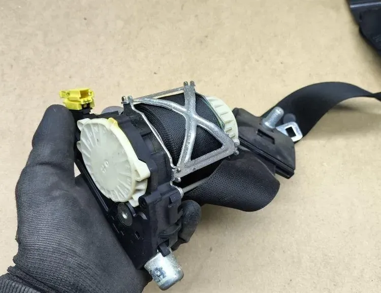 MERCEDES-BENZ R-Class W251 (2005-2017) Bagerste venstre sikkerhedssele A2518600585 33157999