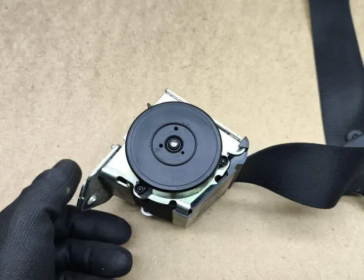 BMW 1 Series E81/E82/E87/E88 (2004-2013) Bagerste venstre sikkerhedssele 6971102 33158150