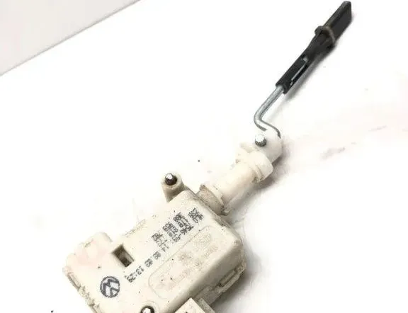 VOLKSWAGEN Touran 1 generation (2003-2015) Centrallås motor 1K5959782,1T0810773,3B0959782 32212517