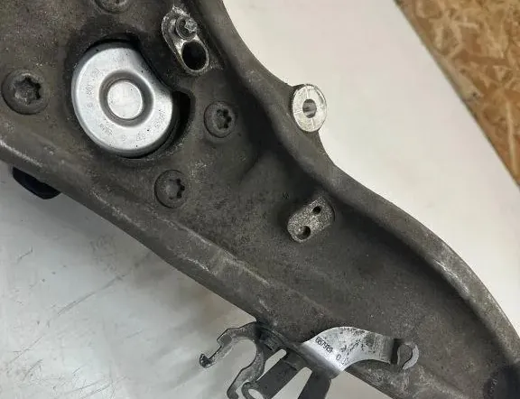 BMW 7 Series G11/G12 (2015-2023) Forreste højre hjulnav 6861139 33141400