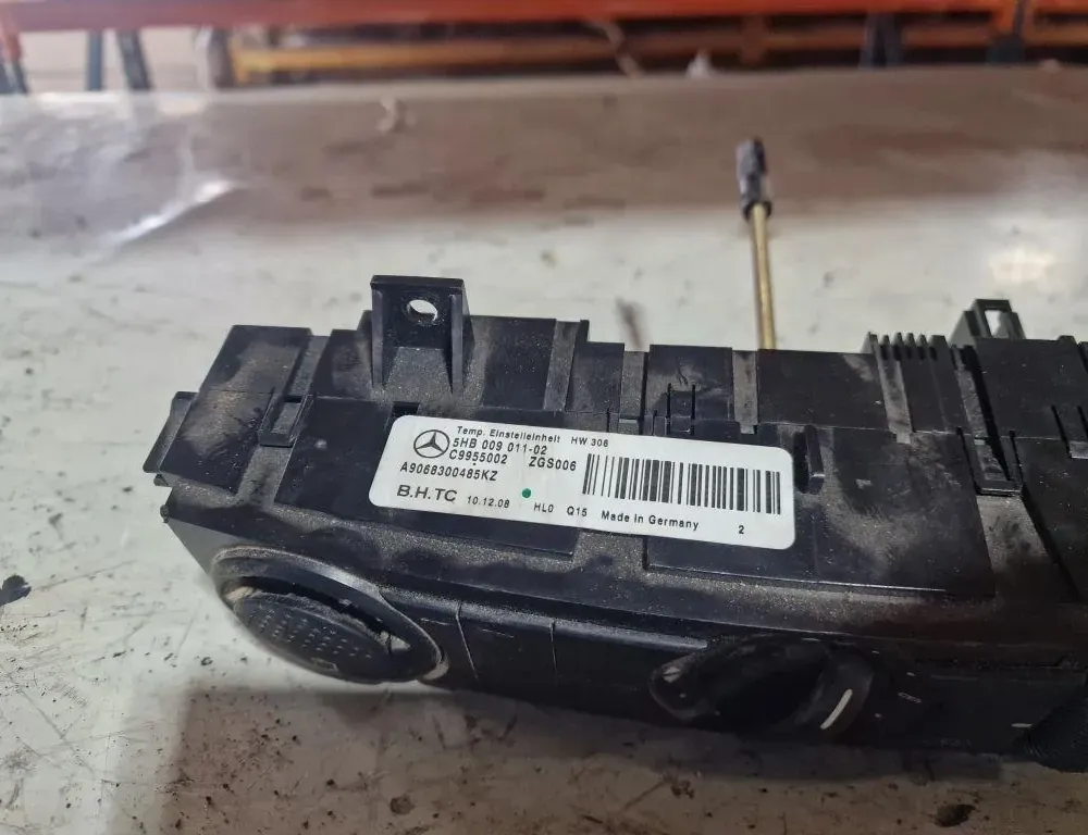 MERCEDES-BENZ Sprinter 2 generation (906) (2006-2018) Andre kontrolenheder A9068300485KZ 33969227