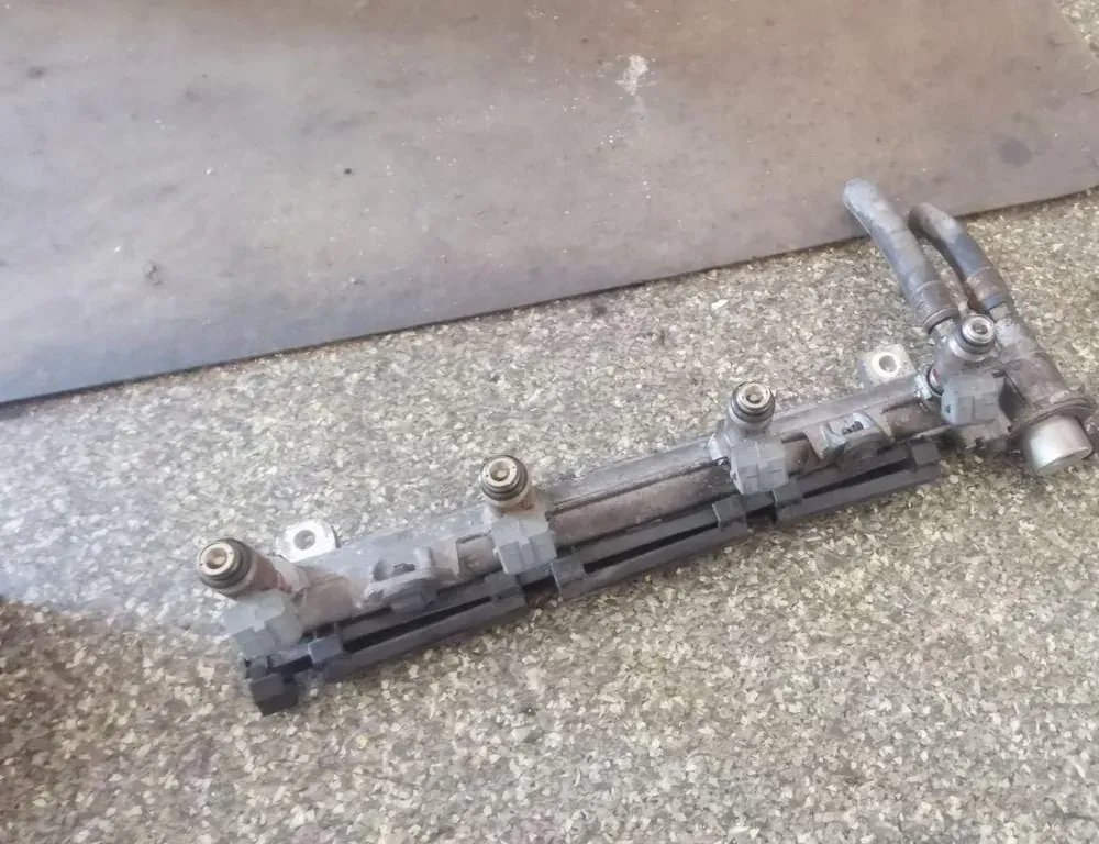 VOLKSWAGEN Golf 5 generation (2003-2009) Brændstofindsprøjtningssæt 036133319 33871746