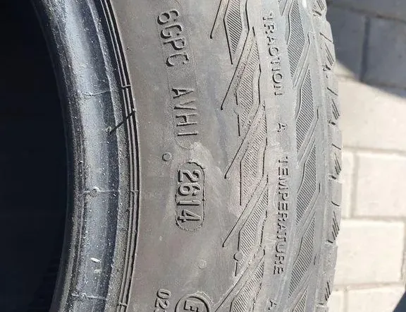 VOLKSWAGEN Golf 8 generation (2019-2023) Bagagerumsgrill 19565R15 33883181