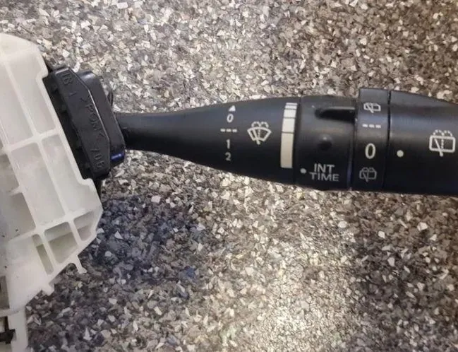 MITSUBISHI Colt 6 generation (2002-2013) Visker kontrol 17E035 35102018