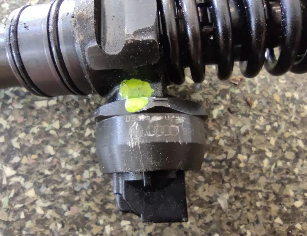 SKODA Fabia 2 generation  (2010-2014) Brændstofinjektor 038130073BP,0414720314 35105415