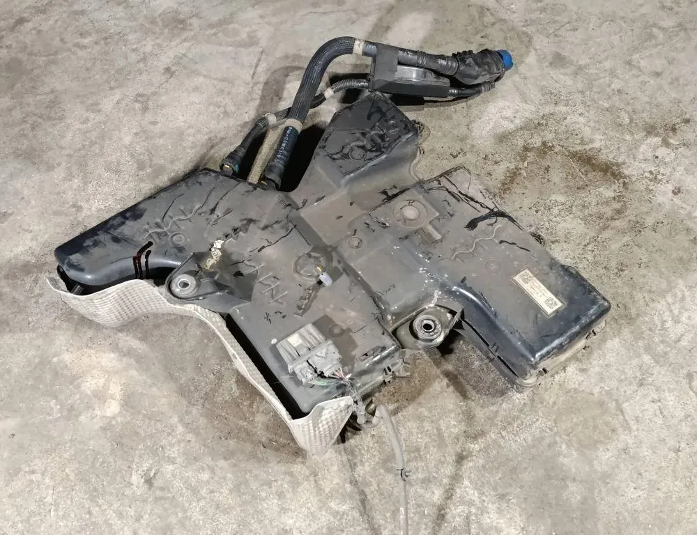 VOLKSWAGEN Crafter 2 generation (2017-2024) AdBlue Tank 2N0131877B 33254316