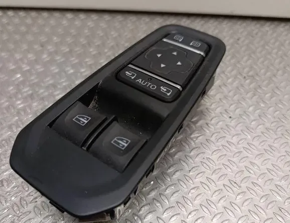 RENAULT Trafic 3 generation (2014-2023) Bagerste højre dør vindueskontrolkontakt 255702886R,10132829 33256454