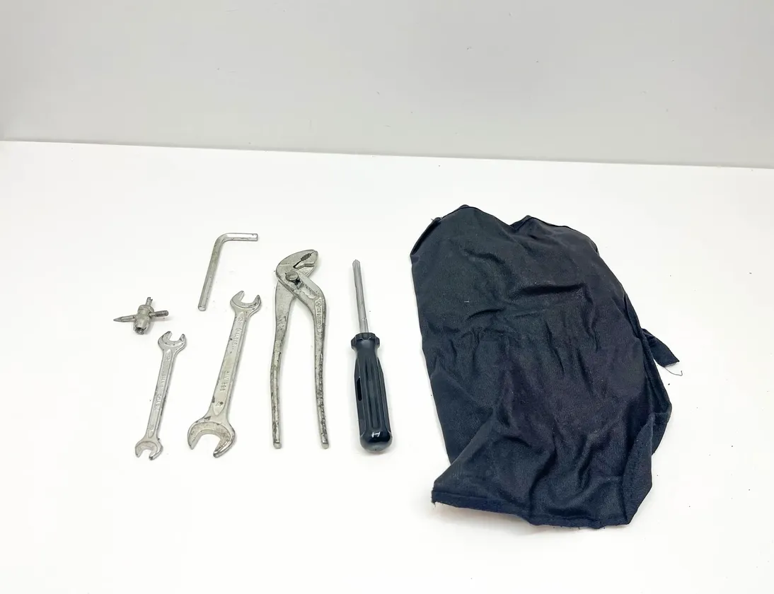 MERCEDES-BENZ SL-Class R230 (2001-2011) Værktøjssæt A1295810038,1295810038 33378400