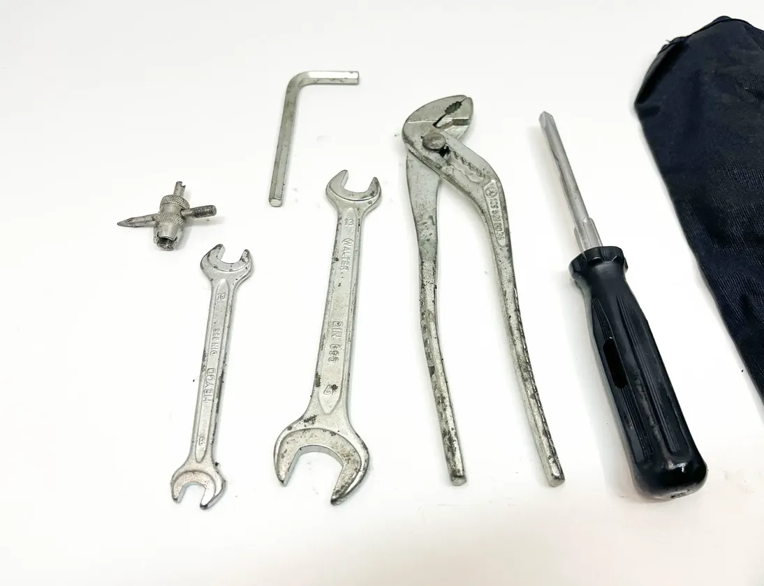 MERCEDES-BENZ SL-Class R230 (2001-2011) Værktøjssæt A1295810038,1295810038 33378400