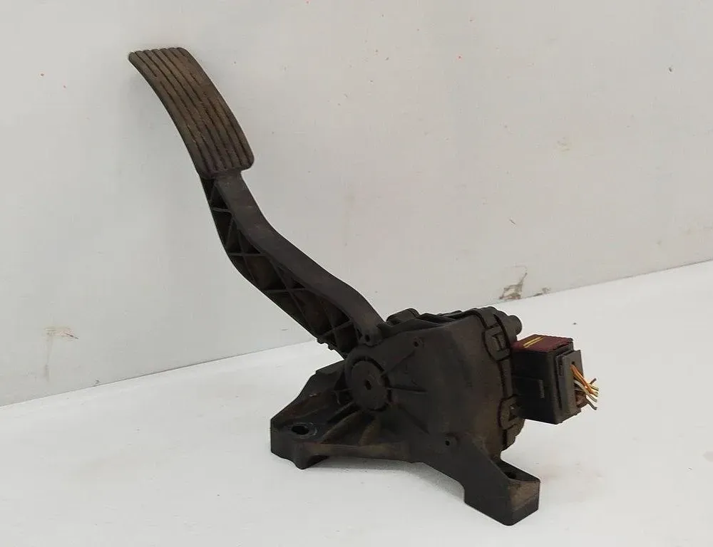 MITSUBISHI Colt 6 generation (2002-2013) Gaspedal A4543000304 32003176