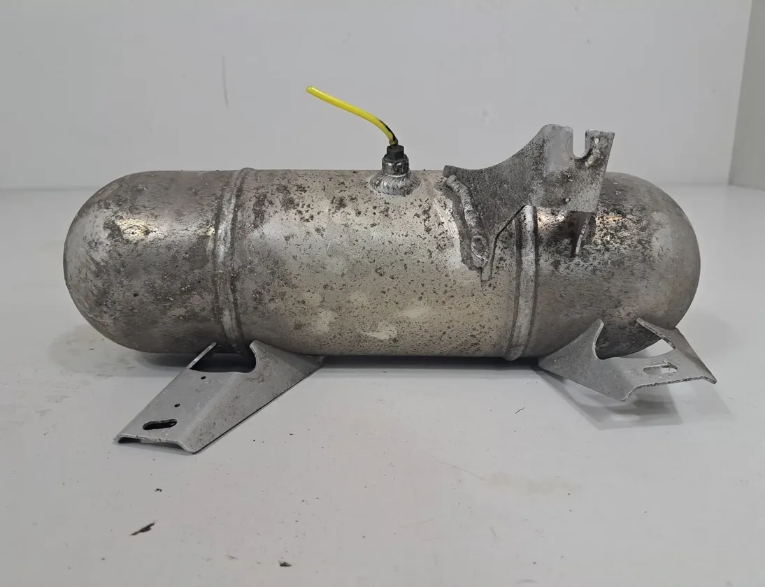 BMW 7 Series G11/G12 (2015-2023) Luftbeholder 6861937 24875613