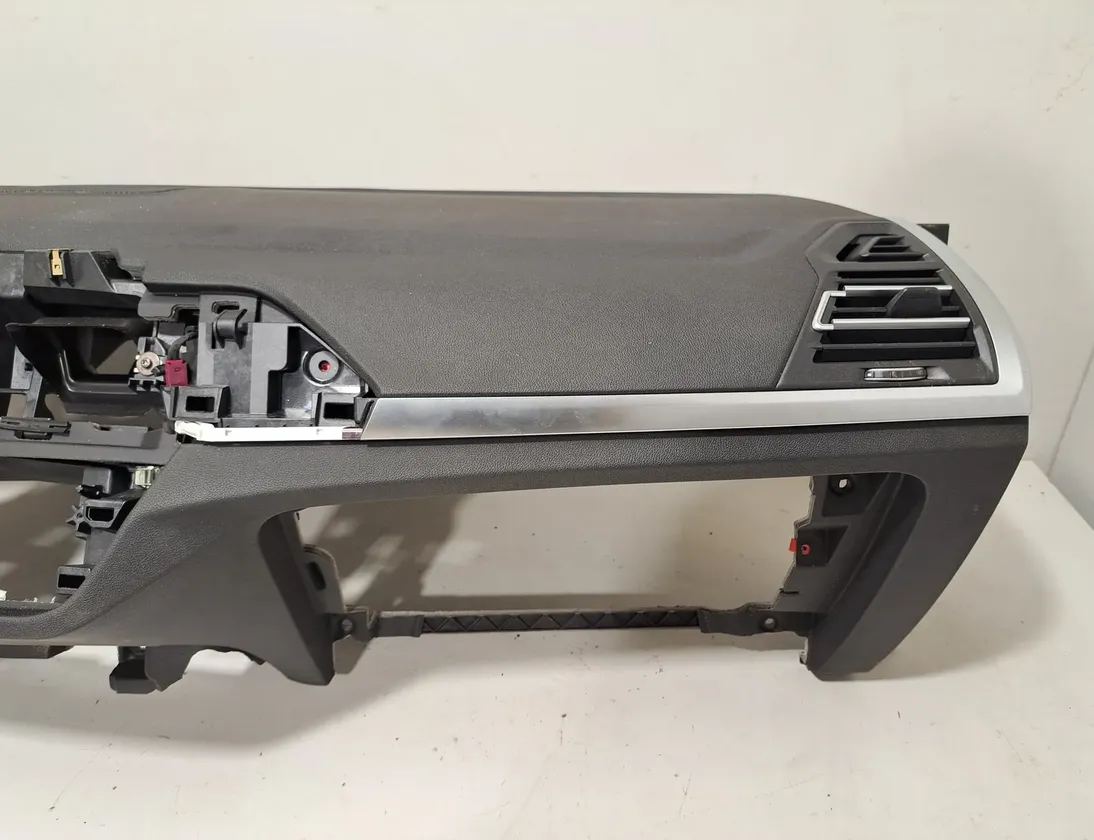 BMW X3 G01 (2017-2024) Dashboard 9630992,6817903,6817876,9363471,9363478,9363477,9636709,9363417,9363418,9363415,9363416,9871604,6809628,6809630 33352762
