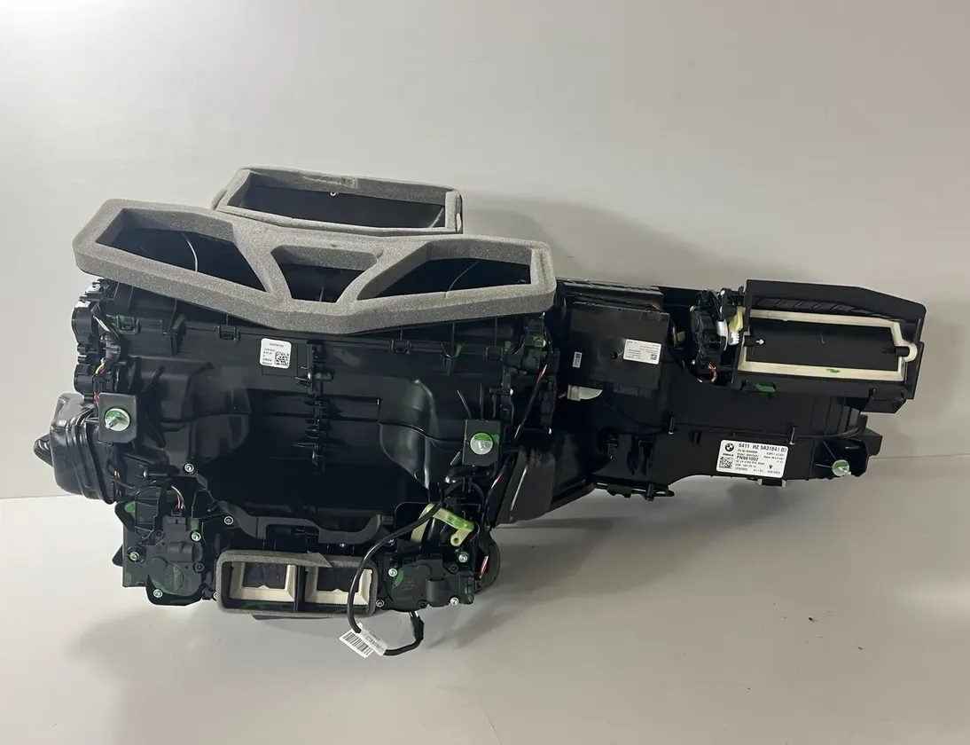 BMW X7 G07 (2018-2024) Interiørvarmer 7944537,9460552,7944538,5A31841,5B79352,5B6B582,5B60A05,5B4AA19,5B4C6F0,5B3ED63,5A98CB2,5A9C800,5A90EB8,5A80BA3,5A7D1E0,5A71B28 33527908