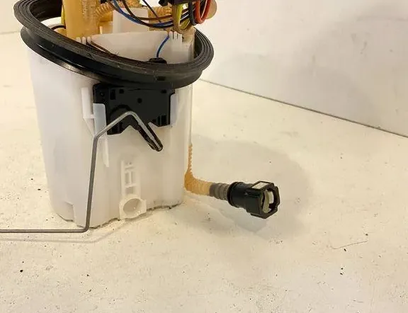 SKODA Superb 3 generation (2015-2023) Brændstofpumpe i tank 3Q0919050 34868590