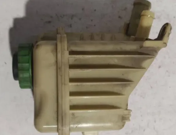 VOLKSWAGEN Touareg 2 generation (2010-2018) Servostyringspumpetank 7L6422371E,G002000 34881865