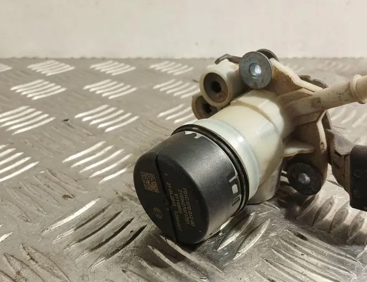 VOLKSWAGEN Passat B8 (2014-2023) AdBlue pumpe F01C250148 34883465