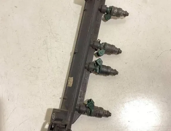 VOLKSWAGEN Golf 4 generation (1997-2006) Brændstofindsprøjtningssæt 06A133317A,037906031AA 34873713