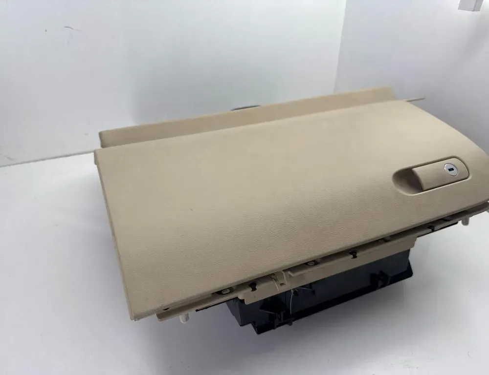 VOLKSWAGEN Touareg 2 generation (2010-2018) Handskerum 7P1857097 34976108