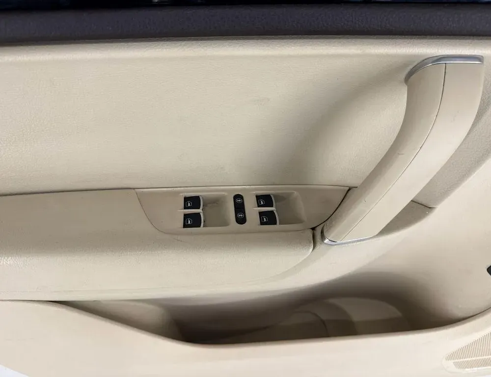 VOLKSWAGEN Touareg 2 generation (2010-2018) Indvendige sæder med dørkortsæt 8K0881183A 34973586