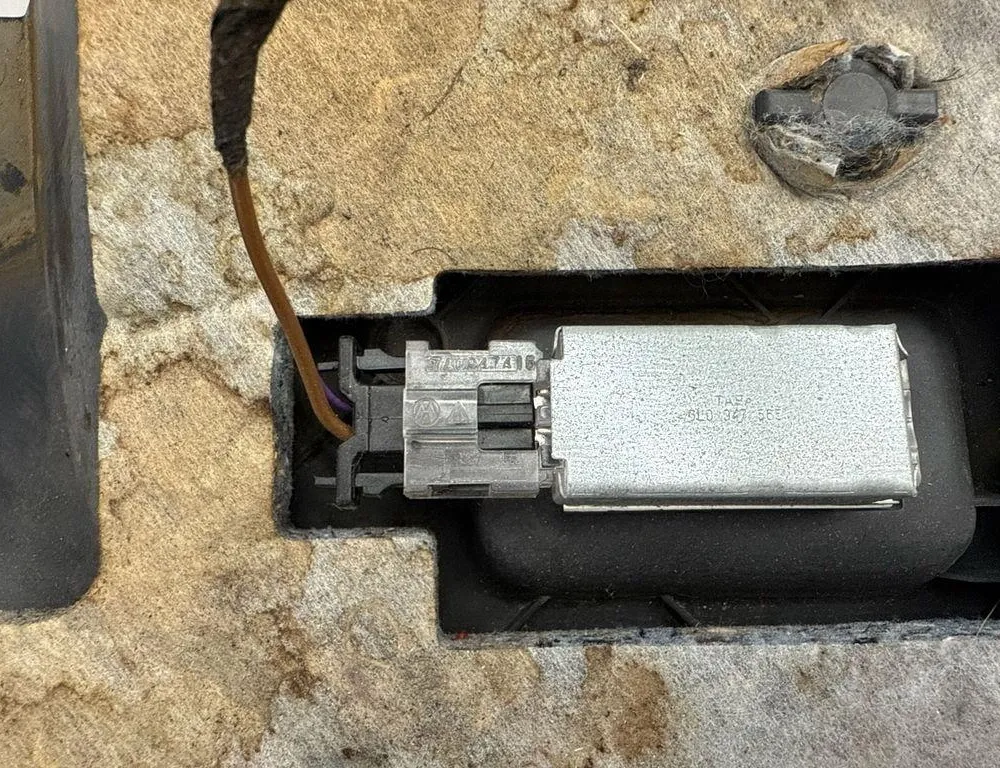 VOLKSWAGEN Touareg 2 generation (2010-2018) Handskerum 7P1857097 34976108