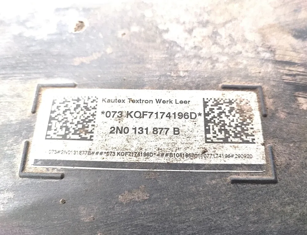 VOLKSWAGEN Crafter 2 generation (2017-2024) AdBlue Tank 2N0131877B 33784169