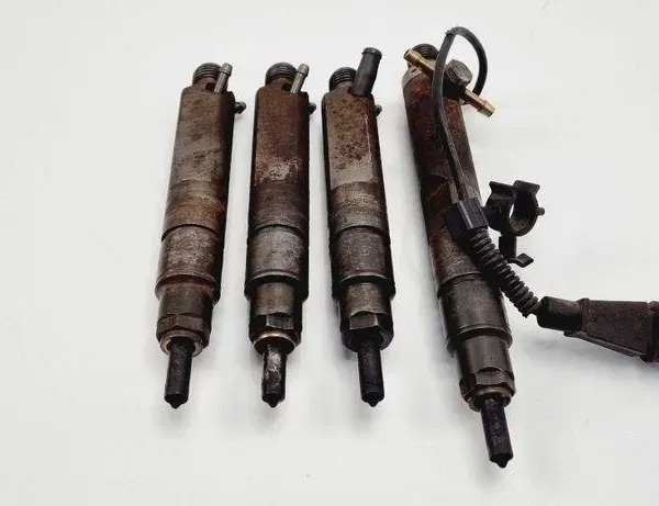 VOLKSWAGEN Golf 5 generation (2003-2009) Brændstofindsprøjtningssæt 038130201G 31118840