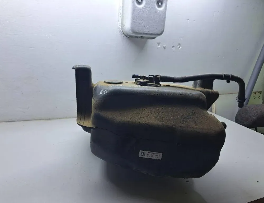 VOLKSWAGEN Passat B8 (2014-2023) AdBlue Tank 3Q0191877D 34982892