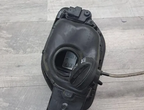 VOLKSWAGEN Passat B8 (2014-2023) Brændstoftankklap 3G9809857,3G9809999 34977009