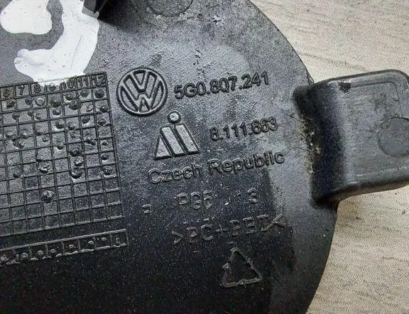 VOLKSWAGEN Variant VII TDI (2014-2024) Forreste kofanger trækøje 5G0807241,8111663 34995752