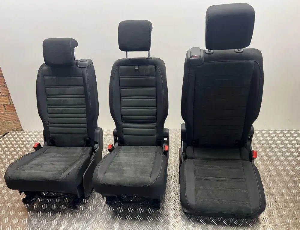 VOLKSWAGEN Touran 3 generation (2015-2023) Indvendige sæder med dørkortsæt 34051940