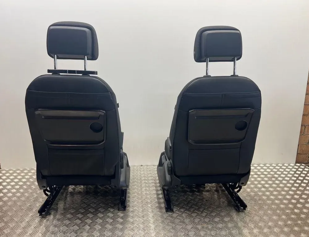 VOLKSWAGEN Touran 3 generation (2015-2023) Indvendige sæder med dørkortsæt 34051940