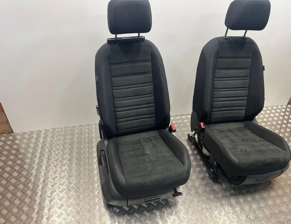 VOLKSWAGEN Touran 3 generation (2015-2023) Indvendige sæder med dørkortsæt 34051940