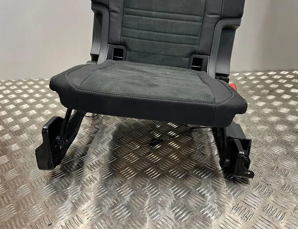 VOLKSWAGEN Touran 3 generation (2015-2023) Indvendige sæder med dørkortsæt 34051940