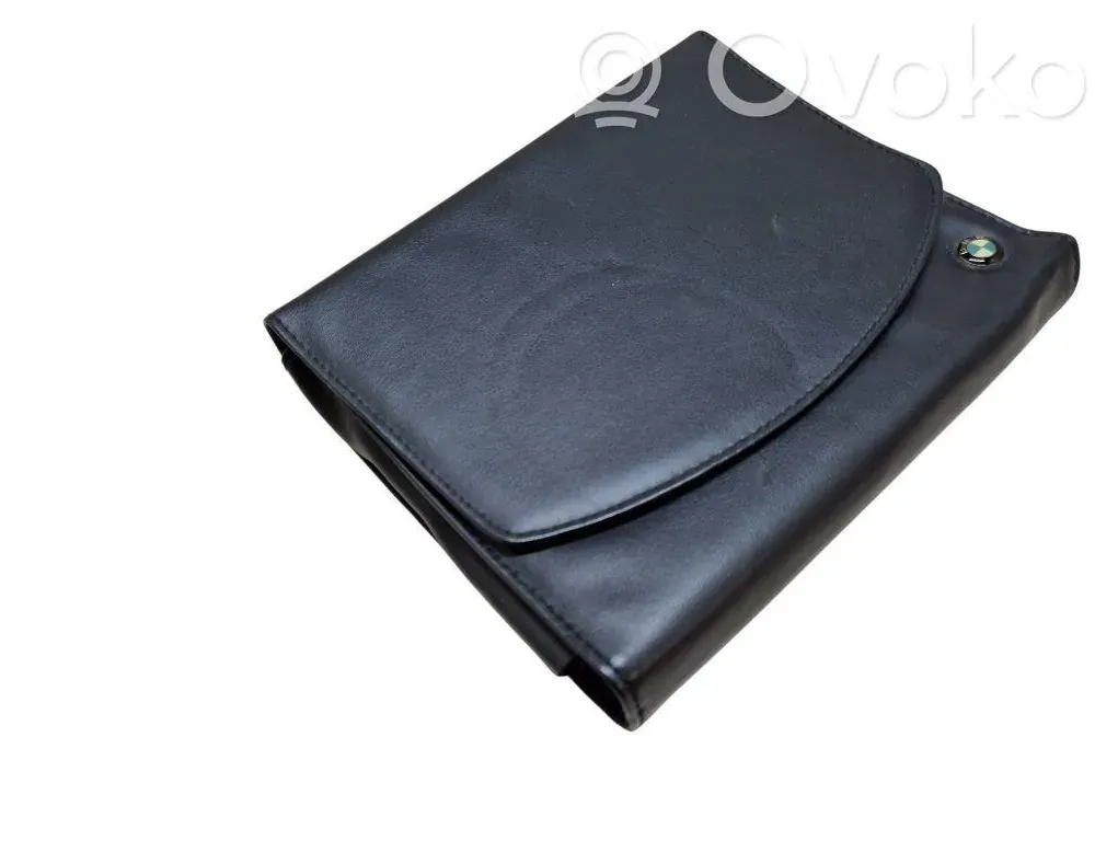 BMW 5 Series F10/F11 (2009-2017) Manuel servicebog 33528542