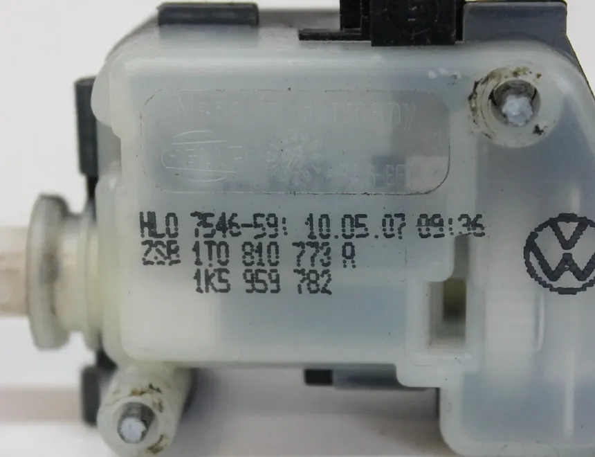 VOLKSWAGEN Touran 1 generation (2003-2015) Lås til brændstoftankdæksel 1T0810773A 13917141