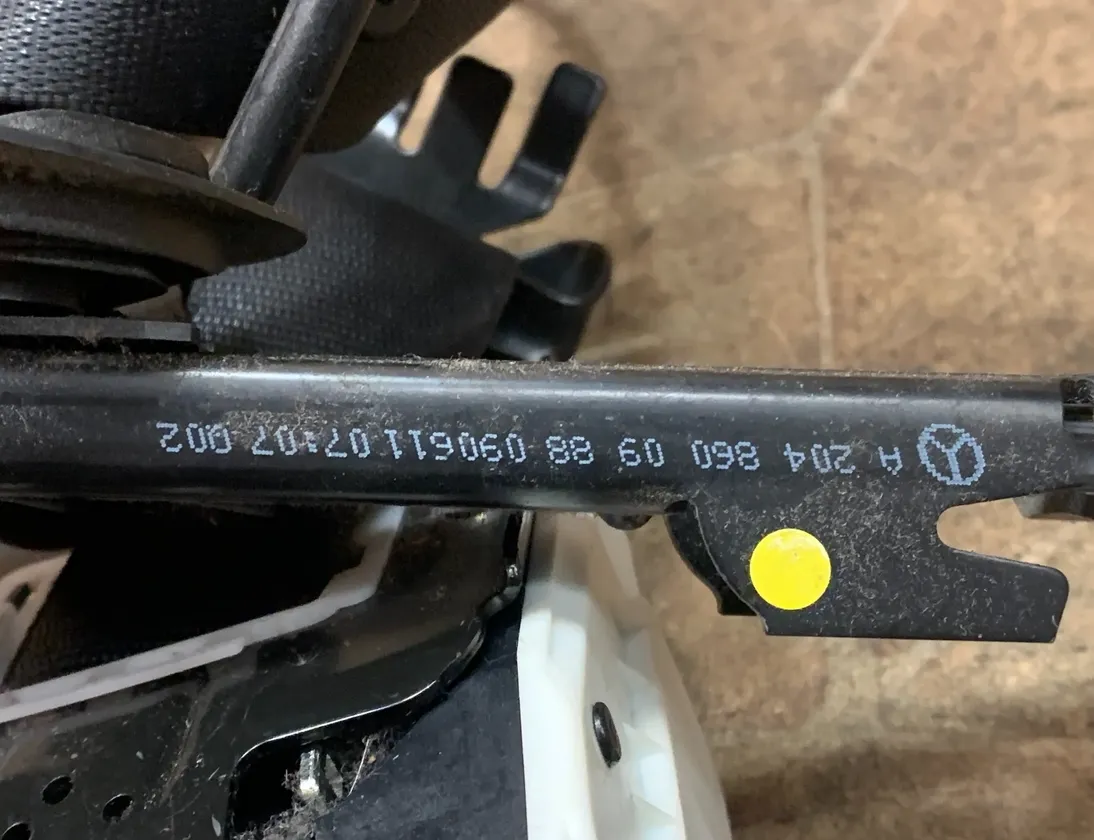 MERCEDES-BENZ C-Class W204/S204/C204 (2004-2015) Forreste højre sikkerhedssele 619060900 33271532