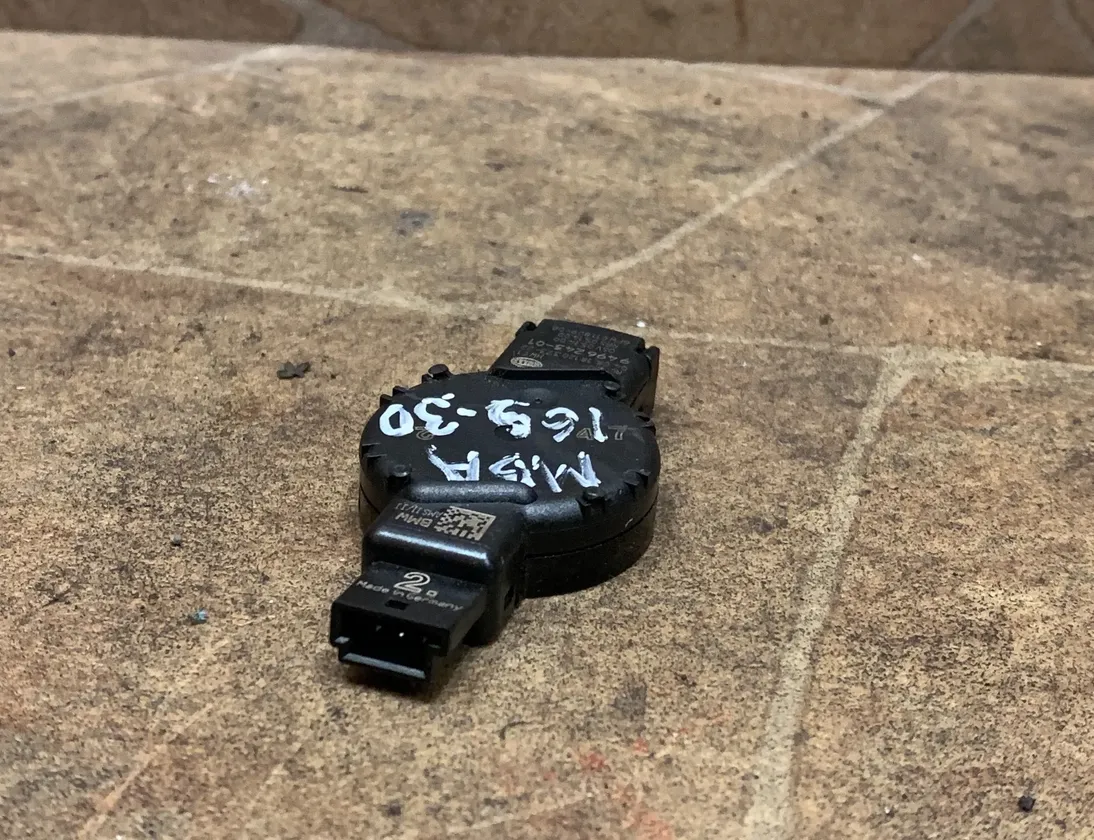 BMW 2 Series F22/F23 (2013-2020) Regnsensor 9496243 33512509
