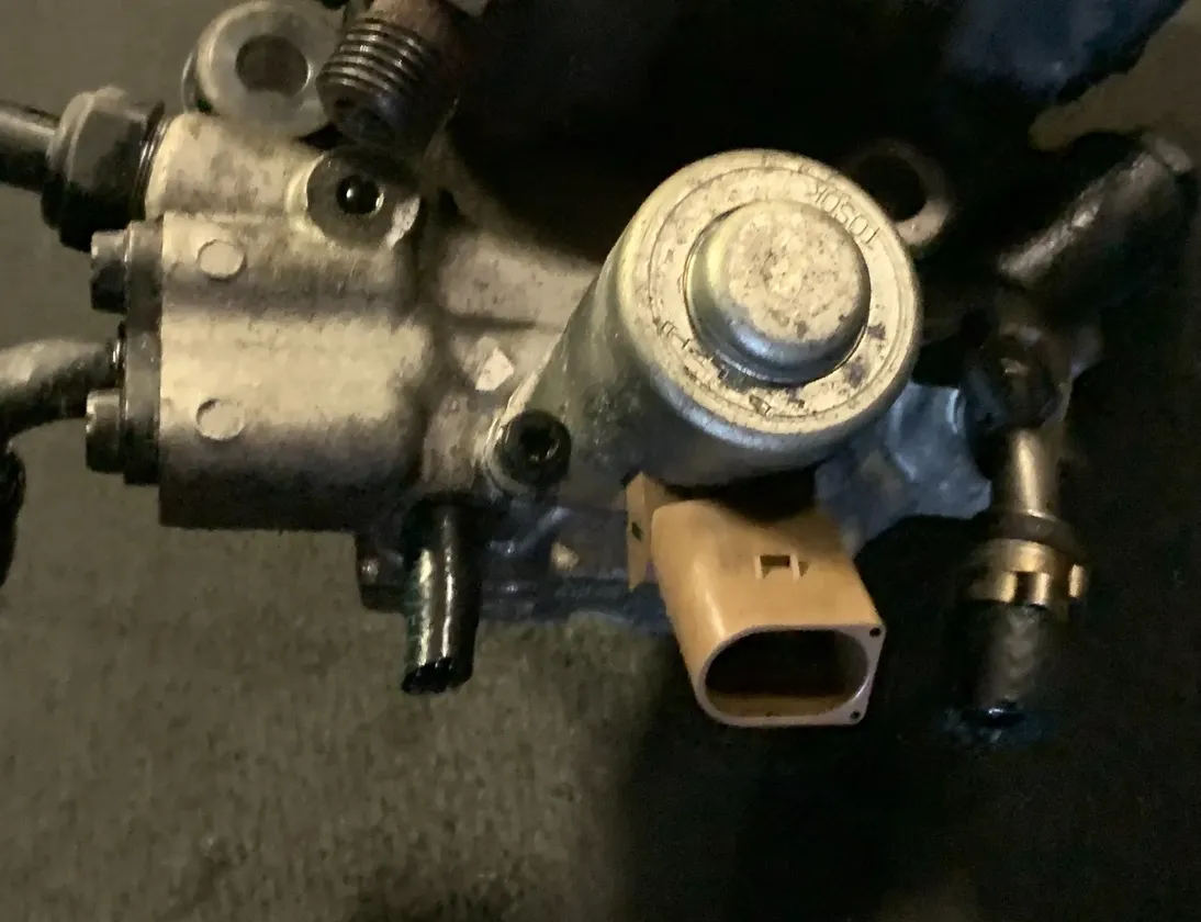 MERCEDES-BENZ C-Class W204/S204/C204 (2004-2015) Højtryksbrændstofpumpe A6510701801 34833283