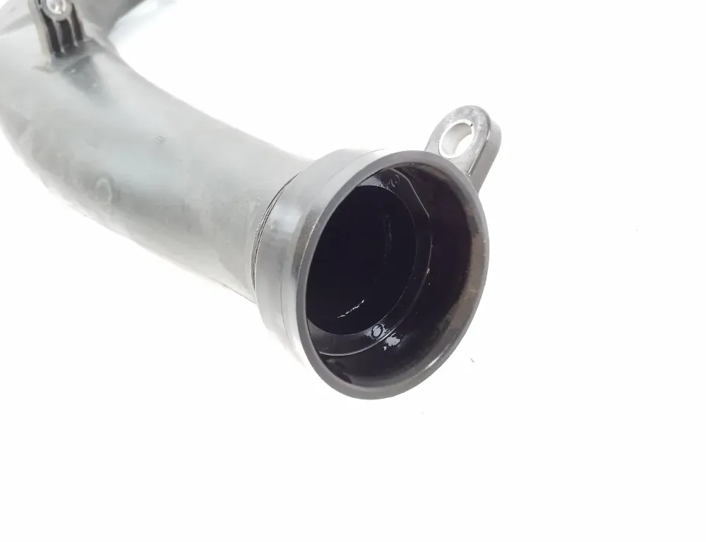 INFINITI Q30 1 generation (2016-2020) Venstre side intercoolerslange A6510901737 33235540