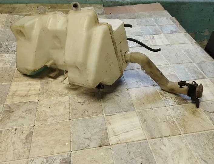 MITSUBISHI Colt 6 generation (2002-2013) Vinduesvaskertank A4548600060,MN105384,MN105383 18242046