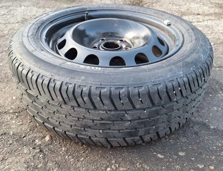 VOLKSWAGEN Passat B5 (1996-2005) Reservehjul 33982430